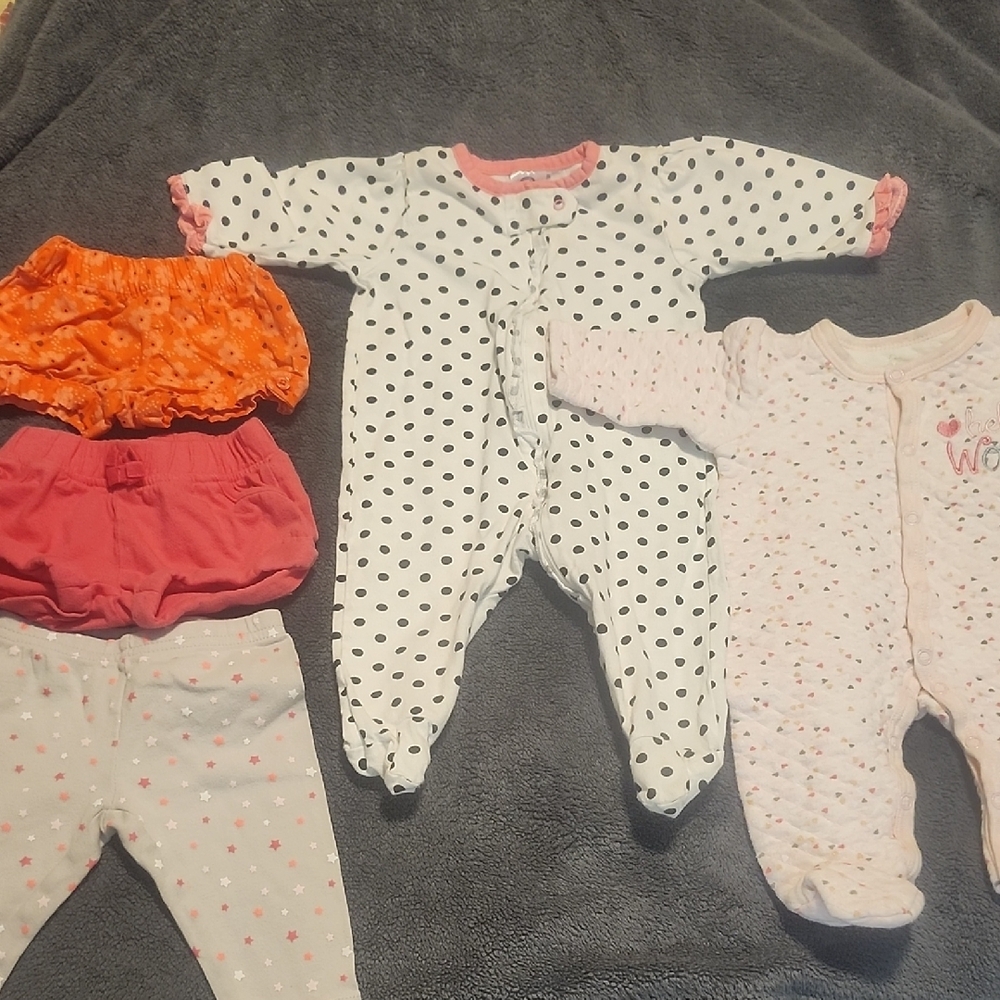 Newborn 0-3 Months Baby Clothes. Old Navy, Gerber, Carters
